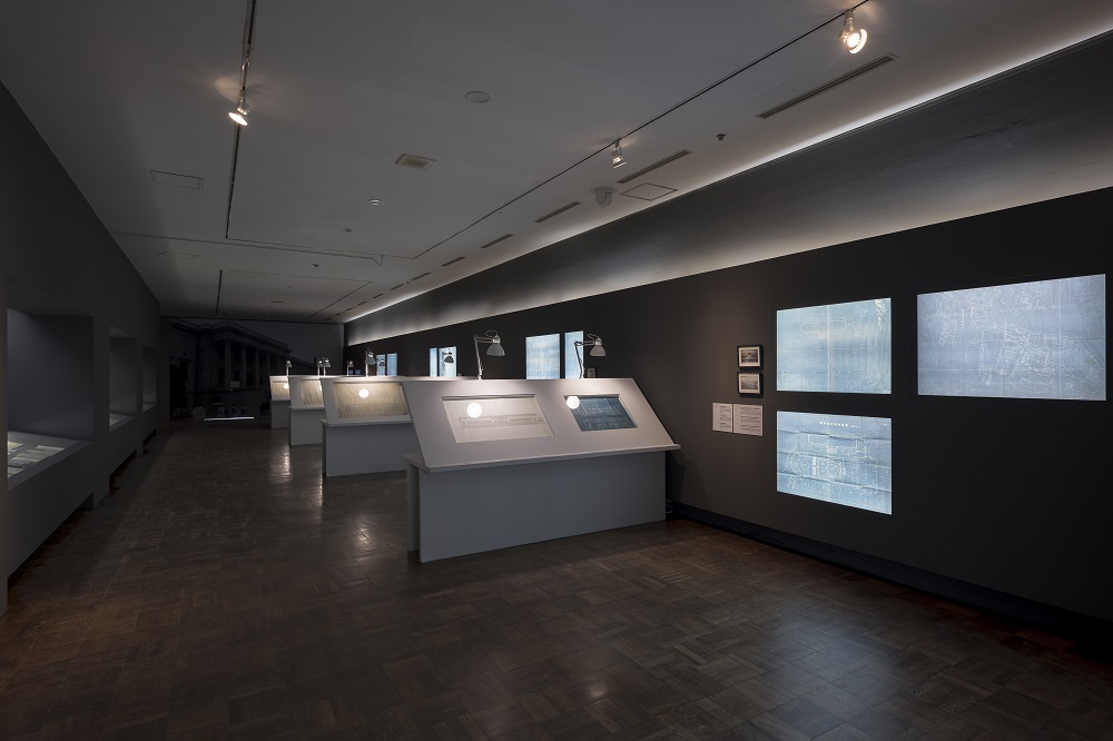 11_Installation View 01.jpg
