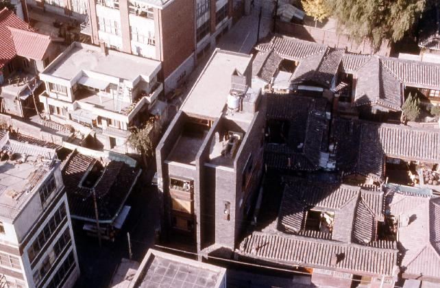 공간사옥(현 아라리오뮤지엄 인 스페이스), 1977 _ 공간건축 제공