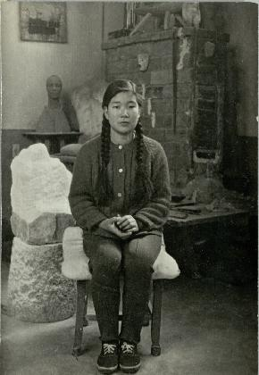 권진규의 집에서 잔심부름을 도와주었던 〈영희〉(1968)의 모델 박영희, 연도미상