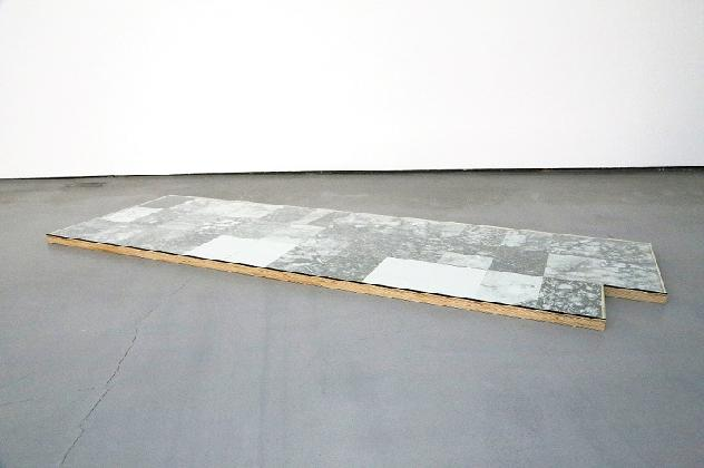 강동주, <1시간 58분 3초의 땅>(2015.1), 2015, 23.5x16.5x(37)cm, 연필, 작가소장 