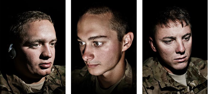 애덤 퍼거슨 <스카이프하는 군인 2>, <스카이프하는 군인 3>, <스카이프하는 군인 4>(2011)