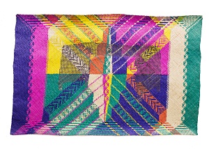 10_I-LANN YEE_TIKARMEJA 37_2018-2019_Bajau Sama DiLaut Pandanus weave with commercial chemical dye and matt sealant_30.41h x 46.85w in_77.25h x 119w cm.jpg 주요 작품