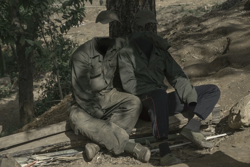 8. 논타왓 눔벤차폴_미스터 쉐도우.jpg 논타왓 눔벤차폴 작품