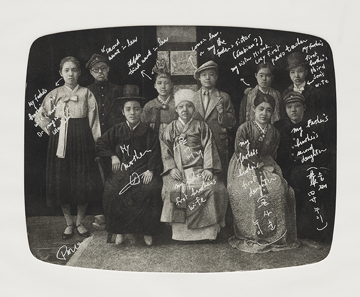백남준, ‹비밀이 해제된 가족사진›(1984)
종이에 에칭, 29.7×37.5cm, 국립현대미술관 소장.