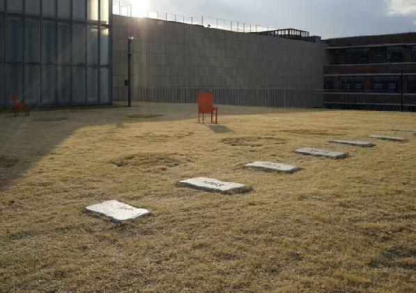 김승영, <따뜻한 의자>, 2013