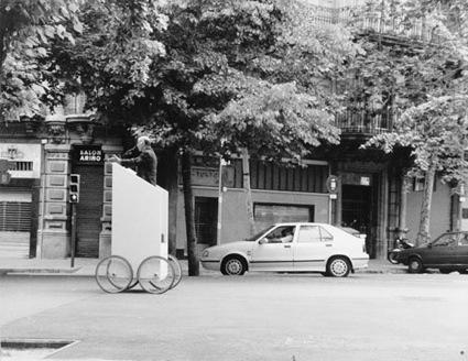 Krzysztof Wodiczko, <Vehicle-Podium>, 1977~1979, Antoni Tàpies foundation 