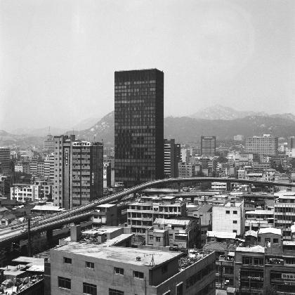 金重业 , <三一大厦>，1969年设计，摄影: Kim Hanyong,1970年代