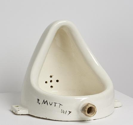 <泉>,1950(复制1917年原作),费城艺术博物馆收藏,©Association Marcel Duchamp/ADAGP, Paris-SACK, Seoul, 2018