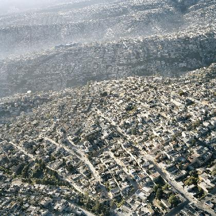 パブロ・ロペス・ルス、〈空から見たメキシコシティ Ⅷ〉、2006 © Pablo Lopez Luz