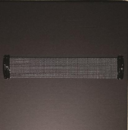 배인숙, <하루의 진동>, 2020, 종이, 스네어 와이어, 가변크기