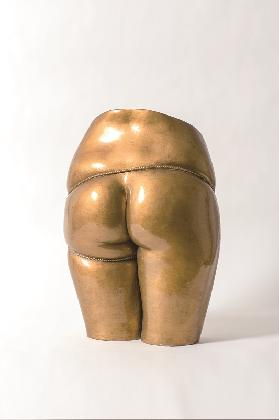 Hip, 1972, Paint, vanish on plaster, rope, 57x38.5x22.5cm, Courtesy of the artist 