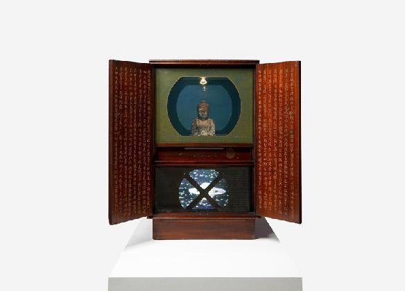 백남준, <반야심경>, 1988, 혼합매체, 13(h)×50.6×94cm, 개인소장
