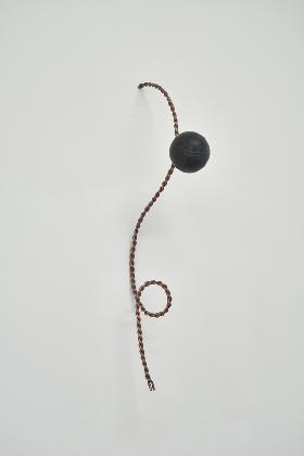 정소영, 〈어부의 섬〉, 2021, 가파도에서 주워온 부표, 30×50×120cm