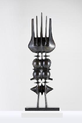 ‹Untitled›, 1983, bronze, 173x60x50cm, ChangwonCity Masan Moonshin Art Museum