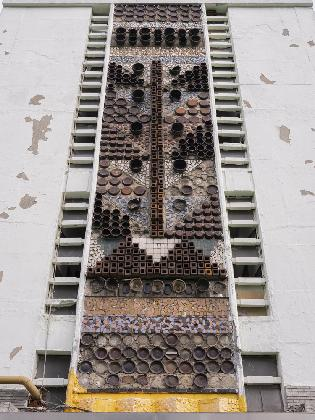 Designed by Kim Swoogeun, Ceramic exterior by Artist Unidentified, ‹Sewoon Arcade›, 1960s, Photograph by Jang Junho
