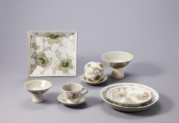 Kwangjuyo, ‹Buncheong Ware Series with Sgraffito Floral Design›, 1980-1990s, Buncheong clay, sgraffito, 2×22.5×22.5, 12×8×8, 13×15×15, 3×25×25, 3×30×30, 6.5×9×6.5, 2.7×12×12, 10×13×13cm, Kwangjuyo Collection