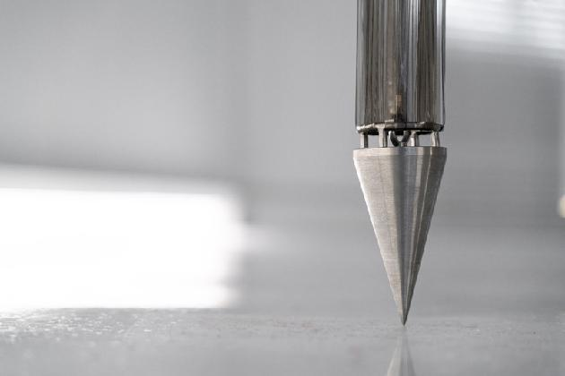 Choi Sungim, ‹Legs Reaching Outward›, 2025, steel, stainless steel, thread, 250x156x13cm.