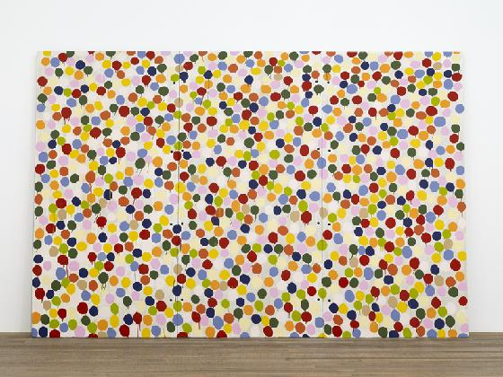 ‹스팟 페인팅›, 1986, 합판에 가정용 유광 페인트, 243.8 × 365.8 cm. 개인 소장. © Damien Hirst and Science Ltd. All rights reserved, DACS 2026. Photographed by Prudence Cuming Associates