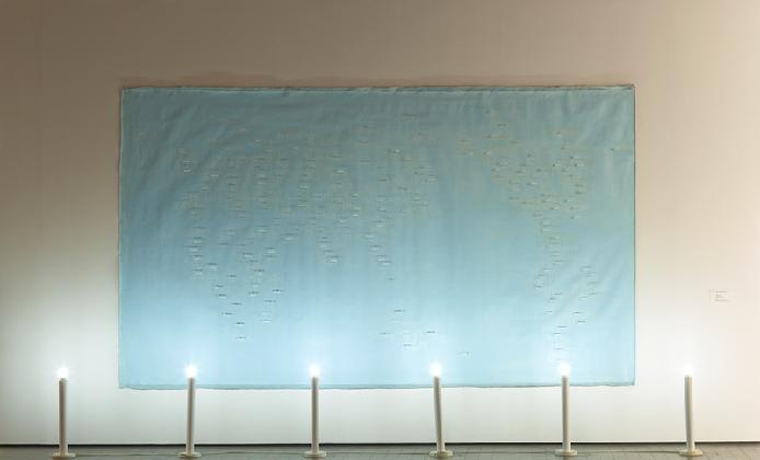 Bahc Yiso, ‹Wide World Wide›, 2003, Acrylic and oil paints, light fixture, paper label on canvas, 265 × 510 × 25 cm. Leeum Museum of Art Collection. Courtesy of Leeum Museum of Art.