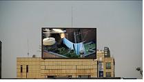 넌센스 팩토리, 2011, 모니터, 아크릴 위에 텍스트 프린트